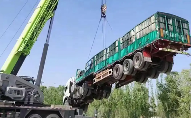 曲麻莱道路脱困救援案例